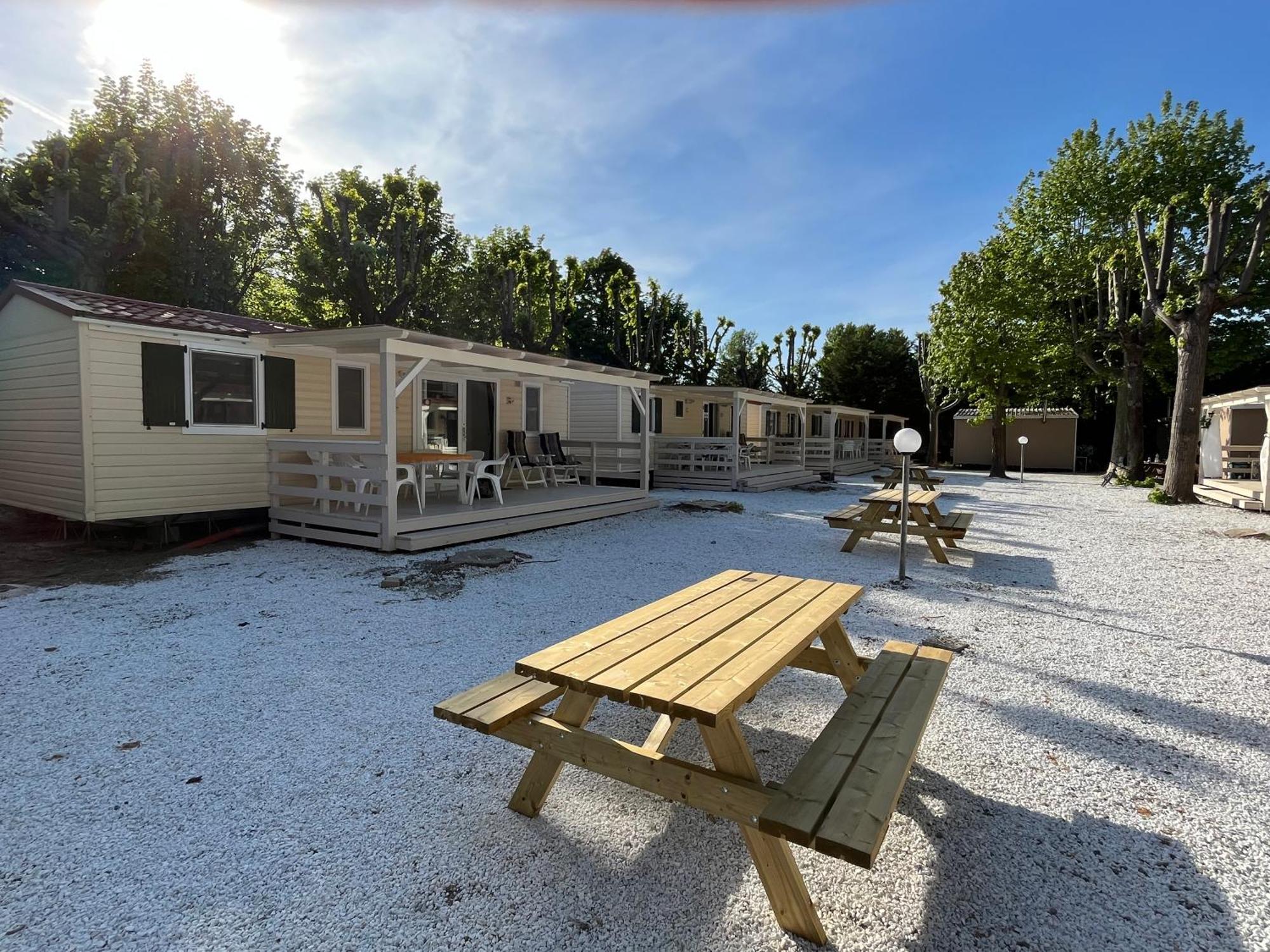 Chalet Camping River Italie Met 2 Slaapkamers Ameglia Exteriör bild