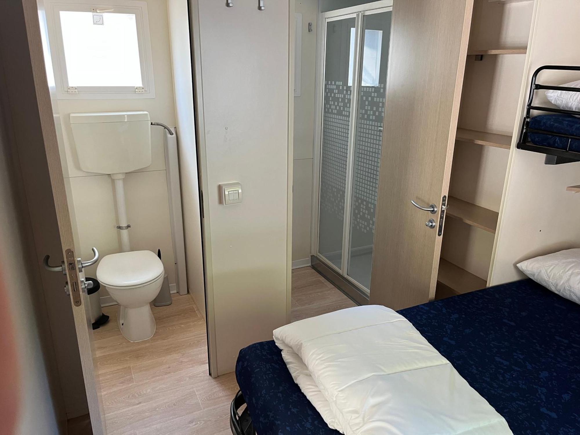 Chalet Camping River Italie Met 2 Slaapkamers Ameglia Exteriör bild