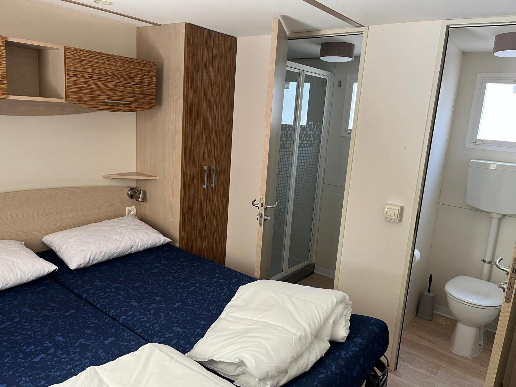Chalet Camping River Italie Met 2 Slaapkamers Ameglia Exteriör bild